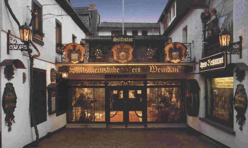Hotel Weinhaus Am Stiftstor Treis-Karden Exterior foto